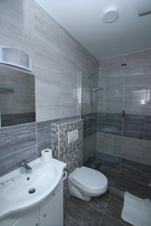 Hotel Aqua 科马罗姆 外观 照片