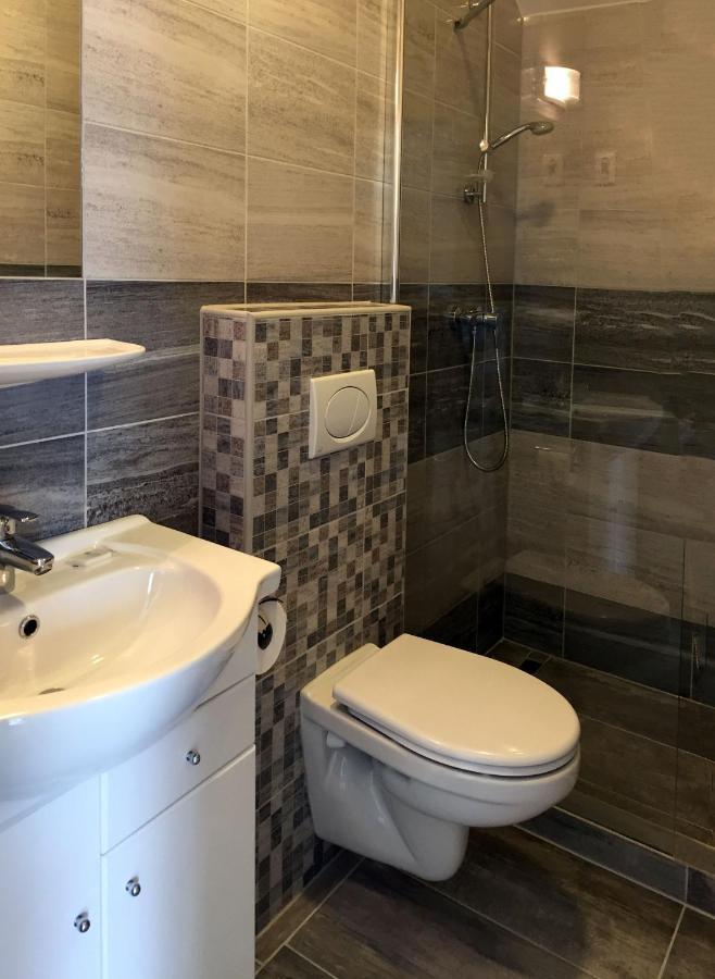 Hotel Aqua 科马罗姆 外观 照片
